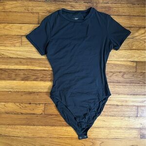 skims fits everybody tshirt bodysuit in onyx black